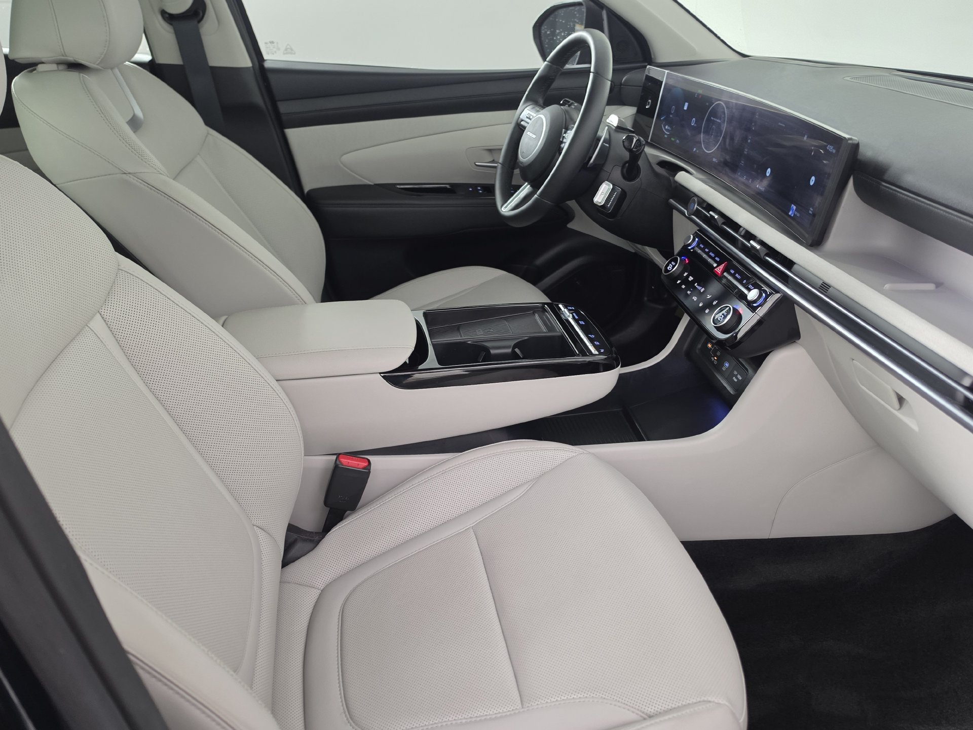 Used 2025 Hyundai Tucson Limited AWD/4WD image 30