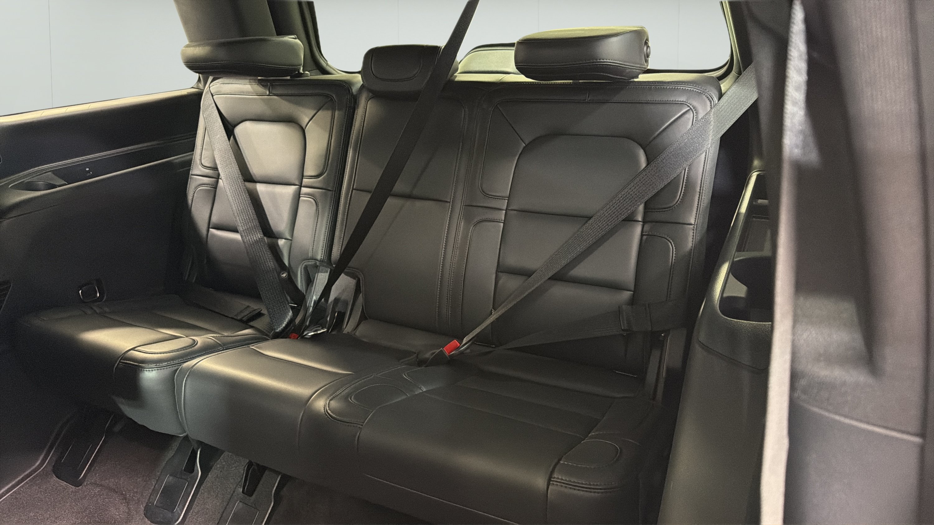 Used 2023 Lincoln Navigator 4WD image 23