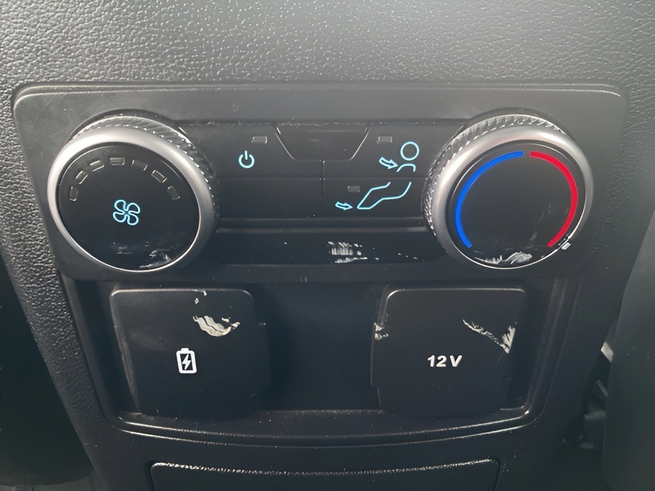 Used 2023 Ford Explorer XLT w/ Equipment Group 202A image 41