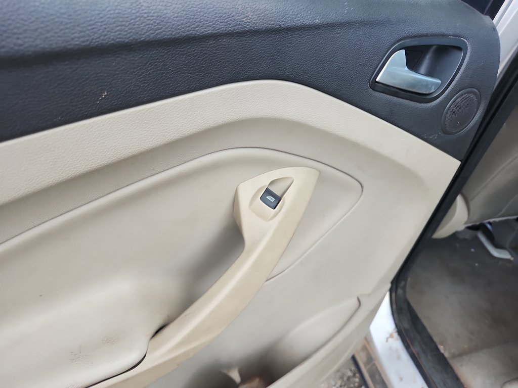 Used 2016 Ford Escape SE w/ Equipment Group 201A FWD image 15