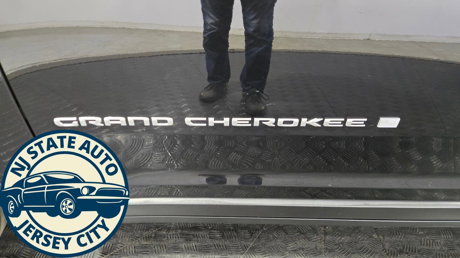 Used 2024 Jeep Grand Cherokee L Limited w/ Luxury Tech Group II image 24