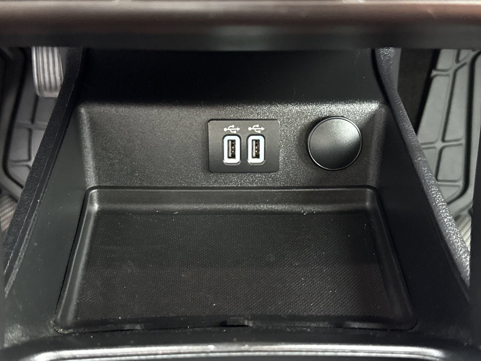 Used 2020 Ford Fusion Energi Titanium FWD image 29
