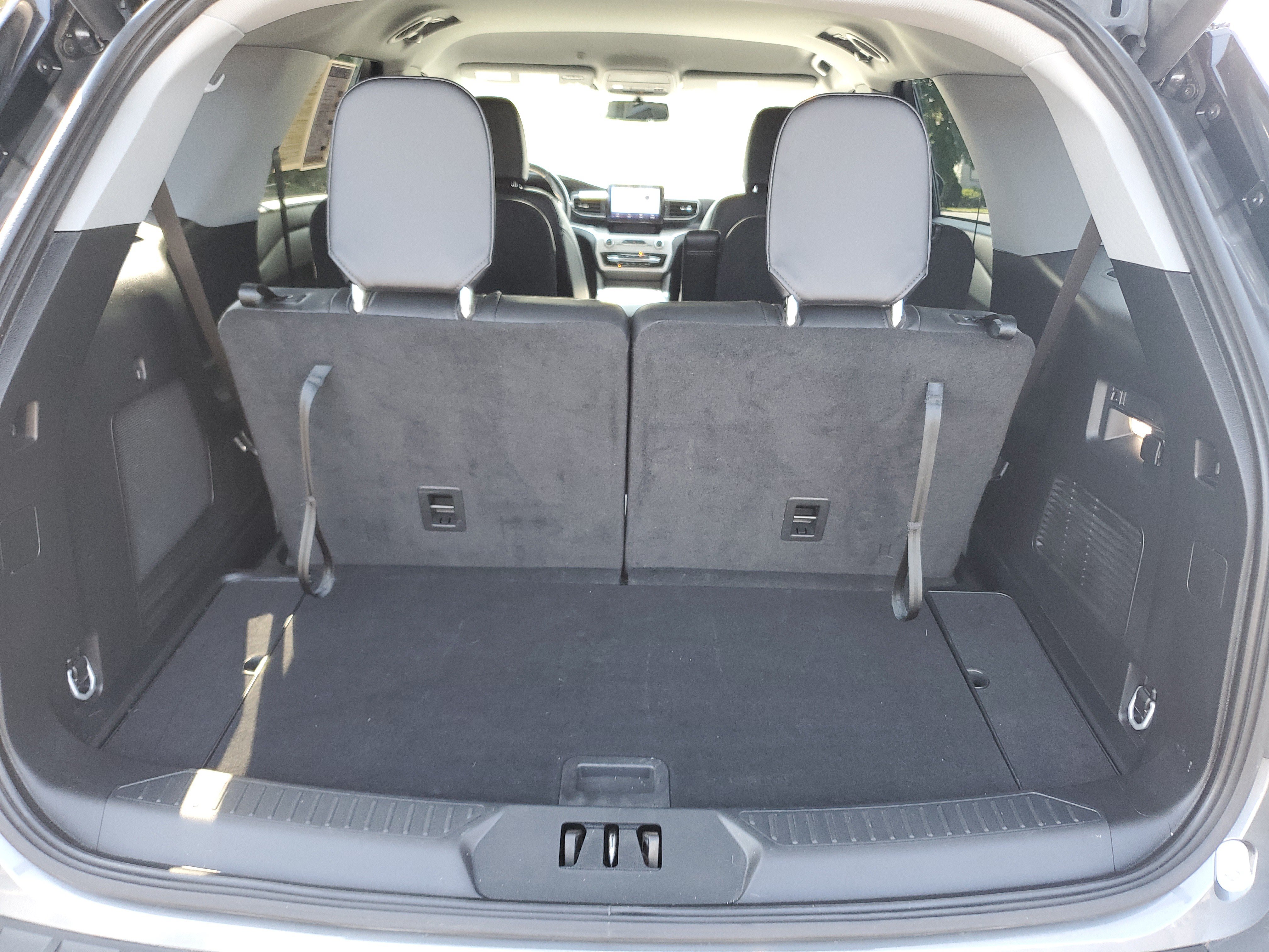 Used 2023 Ford Explorer XLT w/ Equipment Group 202A AWD/4WD image 9