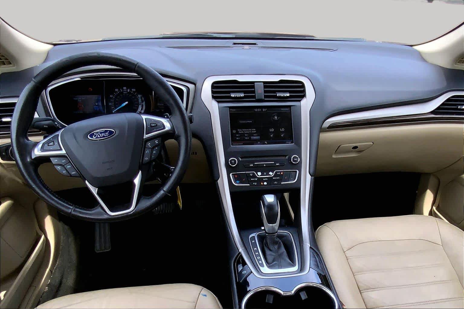 Used 2016 Ford Fusion SE w/ Equipment Group 202A FWD image 16