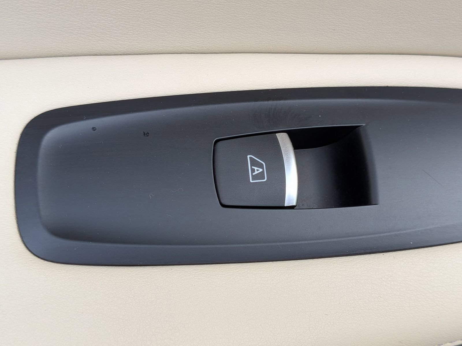 Used 2019 INFINITI QX50 Essential w/ Premium Heat Package image 32