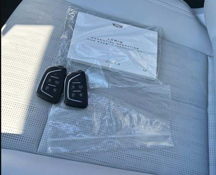 Used 2024 Cadillac Lyriq Sport w/ LPO, Floor Liner Package AWD/4WD image 9