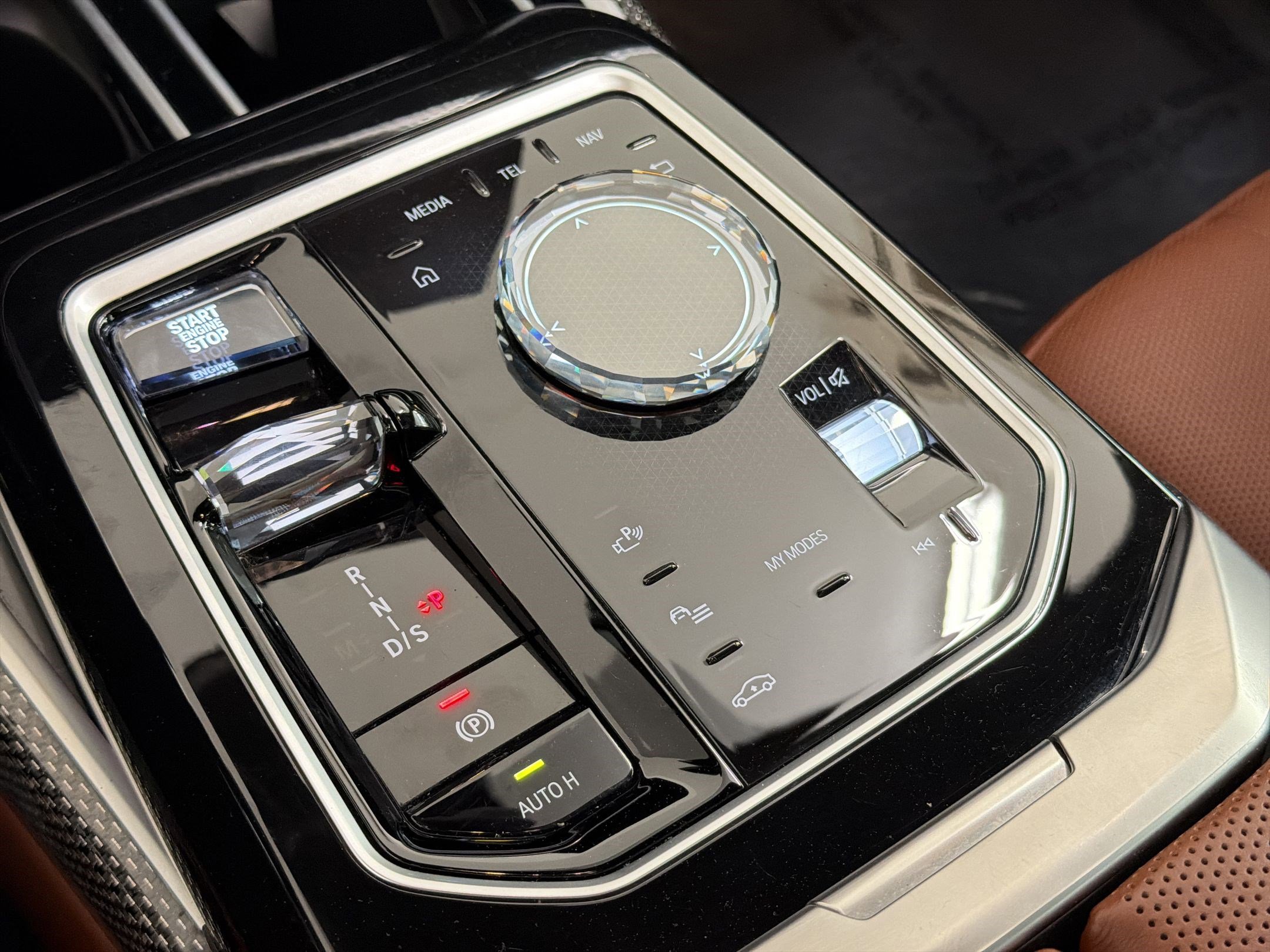 Certified 2023 BMW 740i image 15