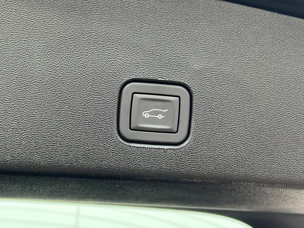 New 2026 Cadillac Optiq Sport 1 image 33