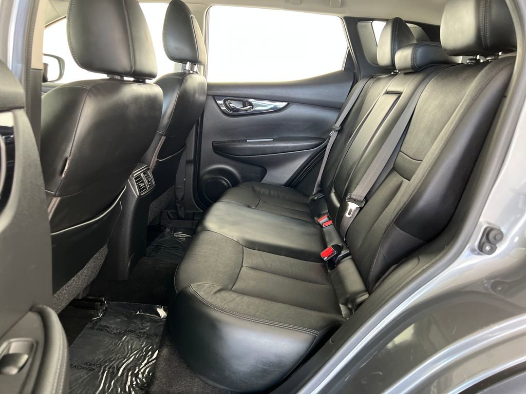 Used 2017 Nissan Rogue Sport SL w/ SL Premium Package FWD image 27