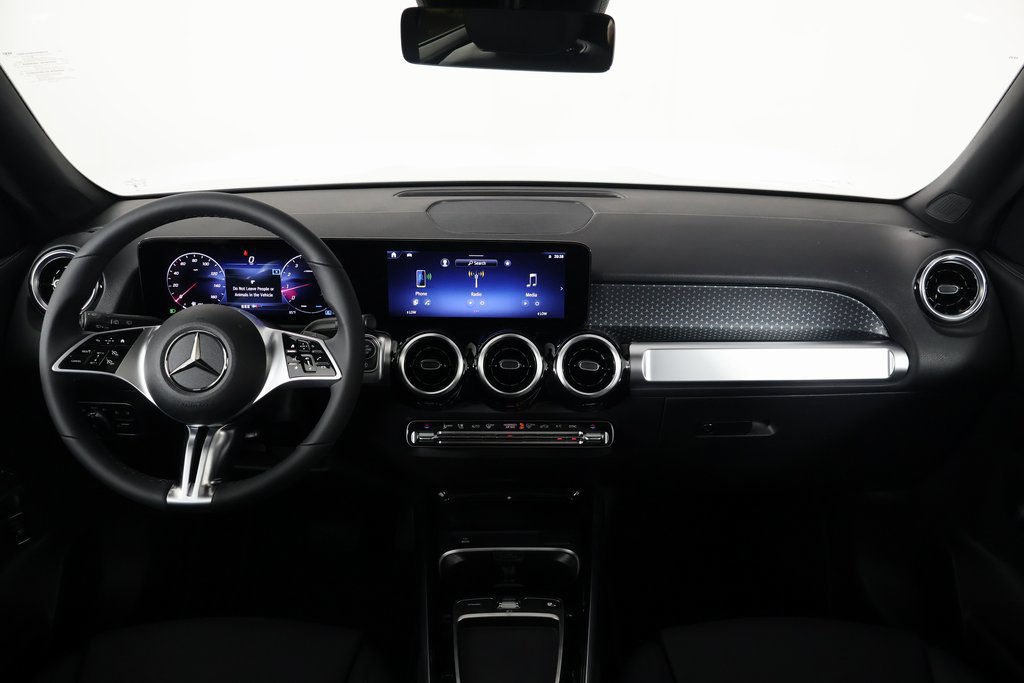 New 2026 Mercedes-Benz GLB 250 image 4