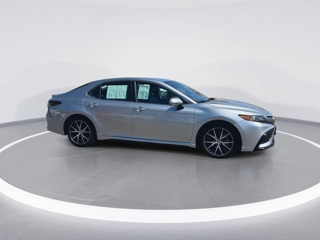 Used 2024 Toyota Camry SE w/ Convenience Package FWD image 9