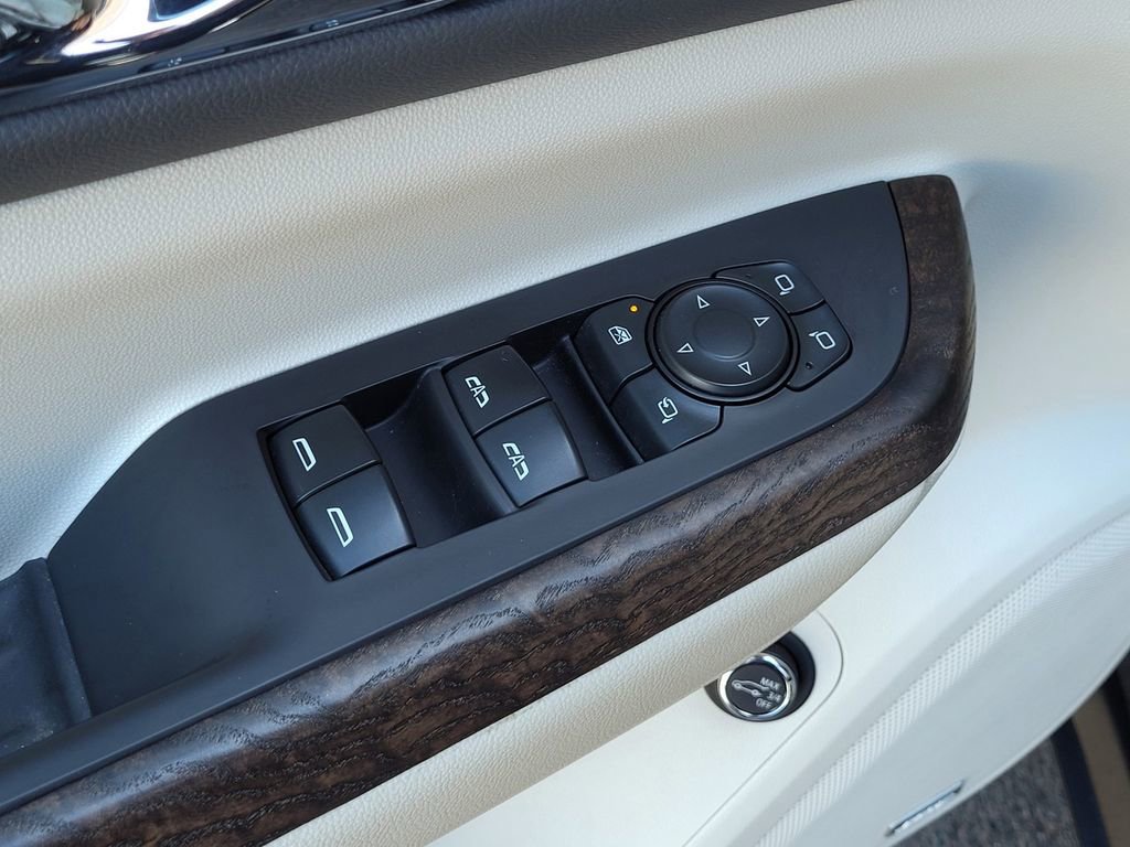 Used 2021 GMC Acadia Denali w/ Denali Technology Package image 11