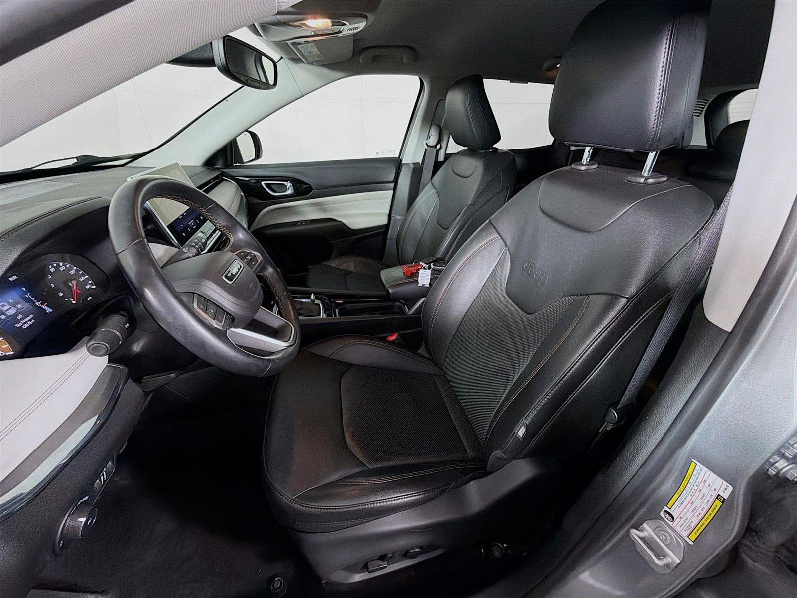 Used 2022 Jeep Compass Limited AWD/4WD image 11