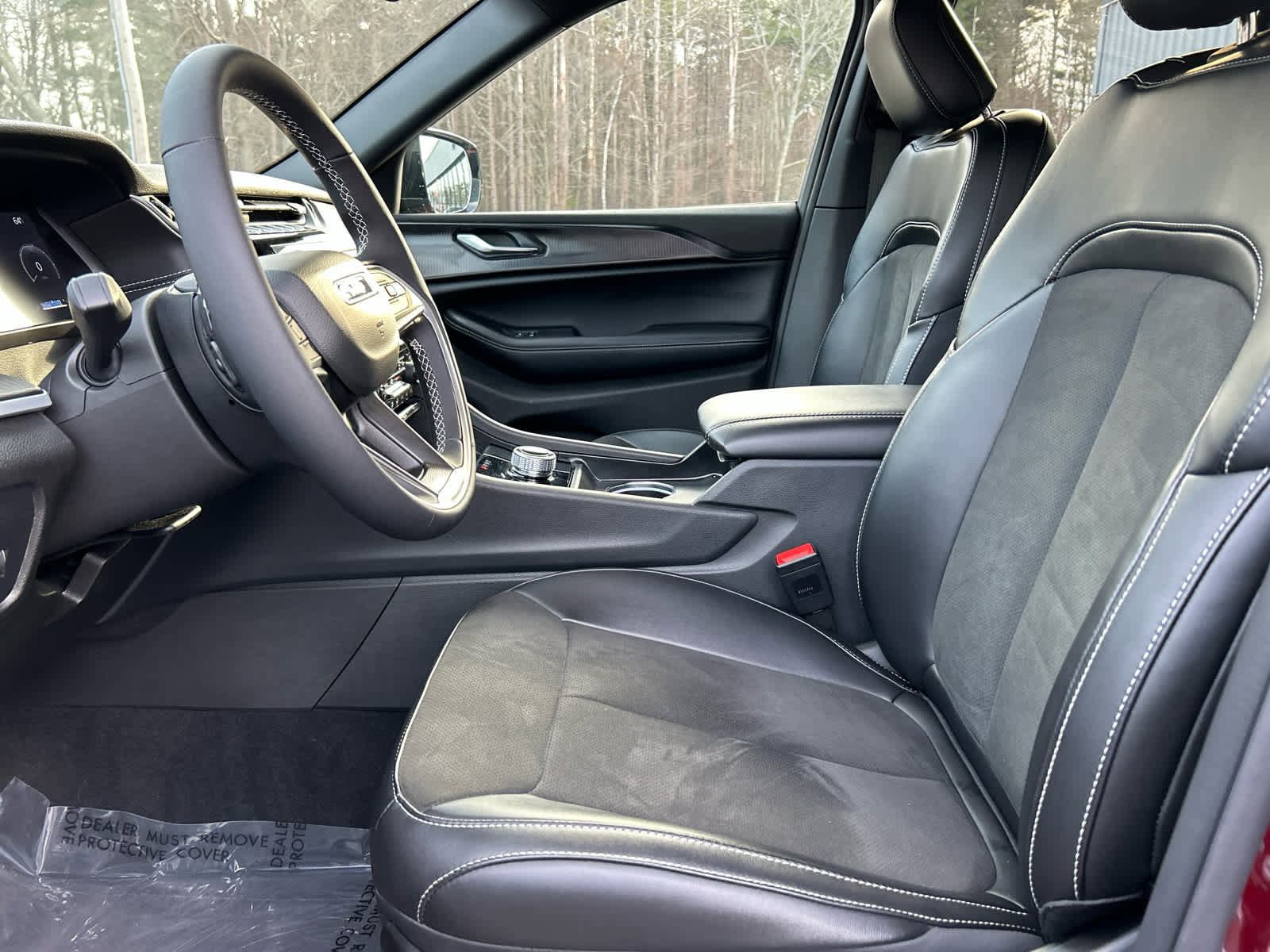 Used 2025 Jeep Grand Cherokee 4WD image 18