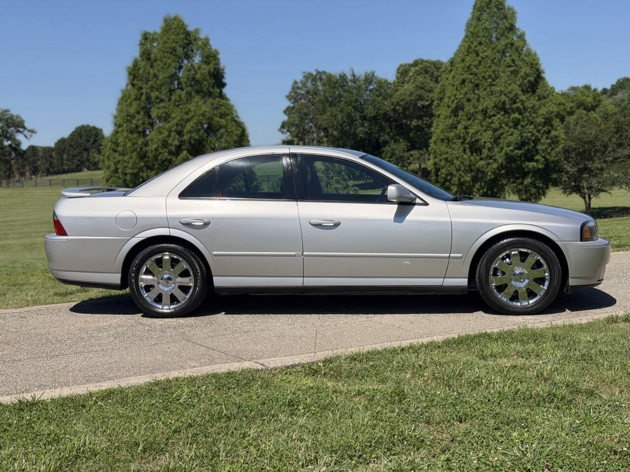 Used 2003 Lincoln LS RWD image 7