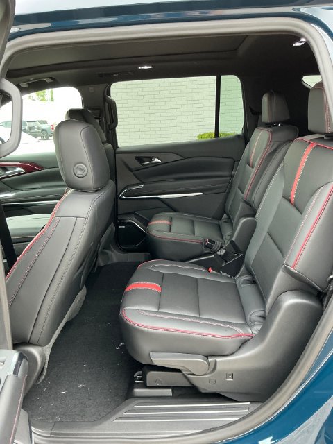 New 2027 Chevrolet Traverse RS w/ LPO, Floor Liner Package AWD/4WD image 14