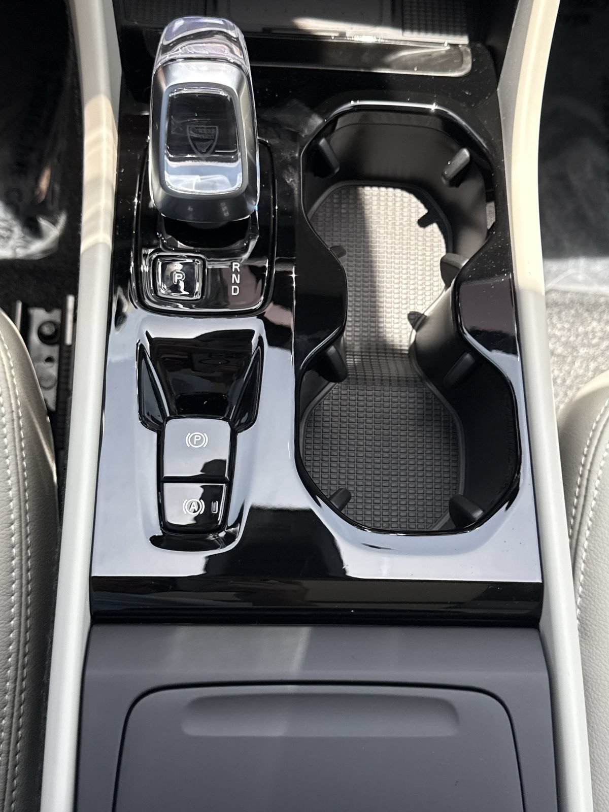 New 2026 Volvo XC40 B5 Ultra w/ Protection Package Premier AWD/4WD image 28