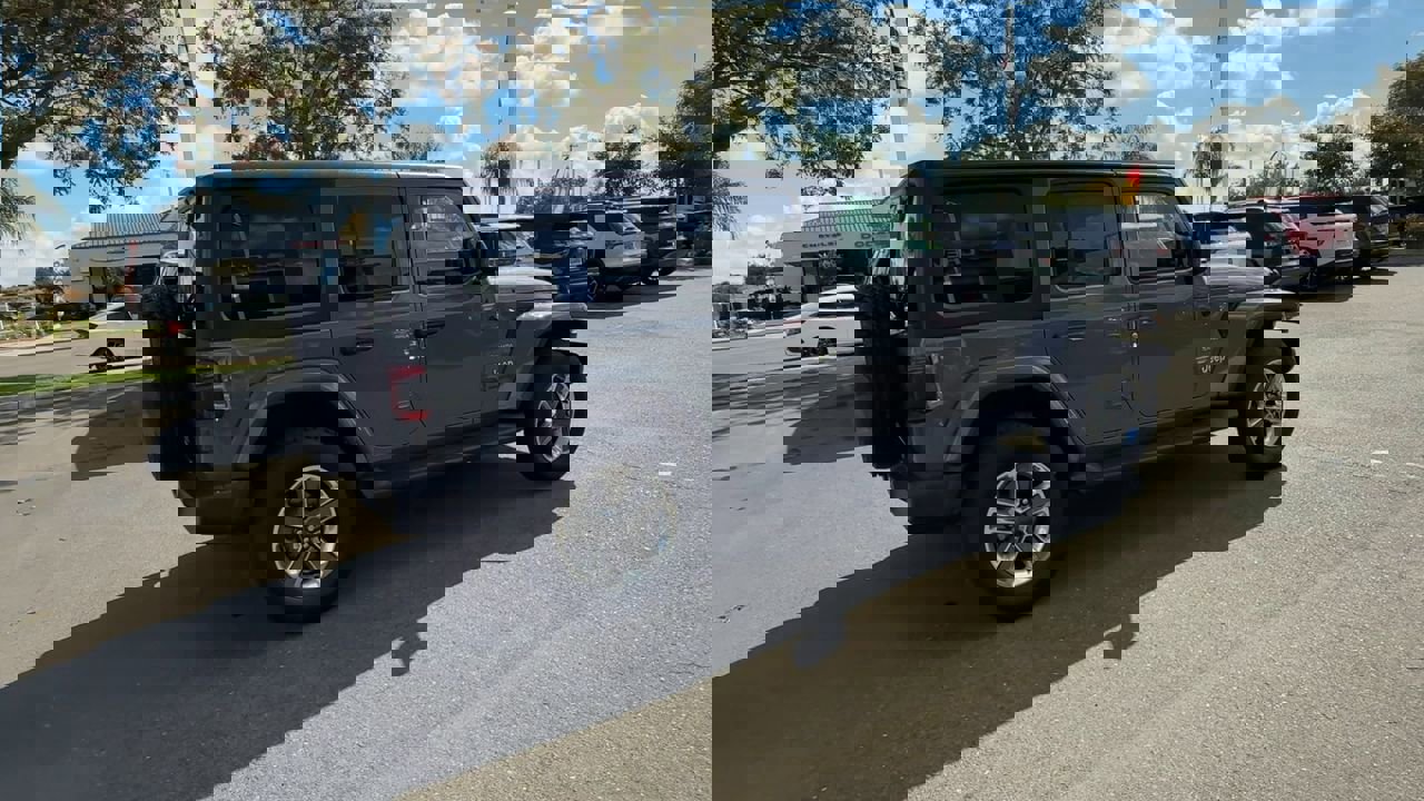 Used 2021 Jeep Wrangler Unlimited Sahara w/ Uconnect 4C Nav & Sound Group image 7