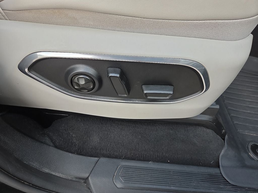 Used 2022 Jeep Wagoneer Series II RWD image 13