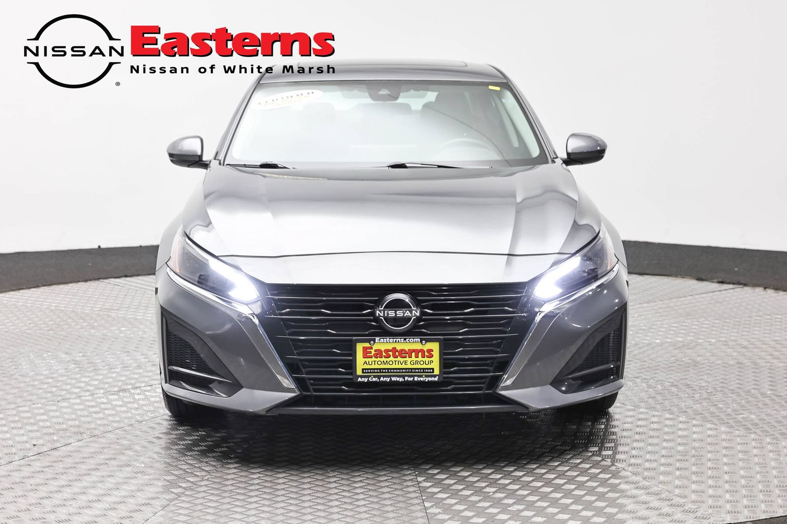Used 2023 Nissan Altima 2.5 SV w/ SV Premium Package AWD/4WD image 2
