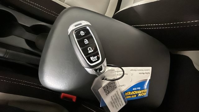 Used 2025 Hyundai Venue SEL FWD image 21