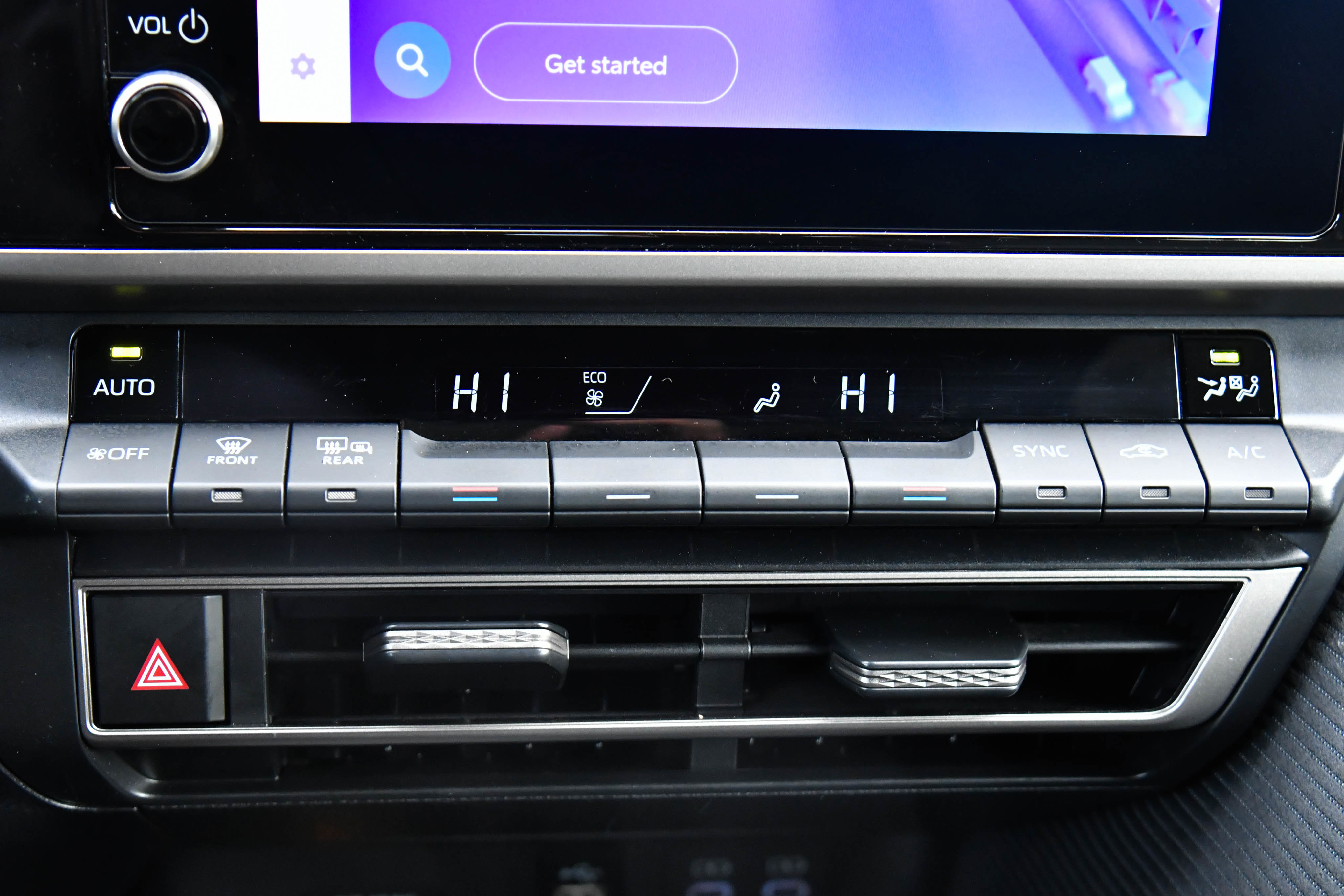 Used 2025 Toyota Camry SE image 27