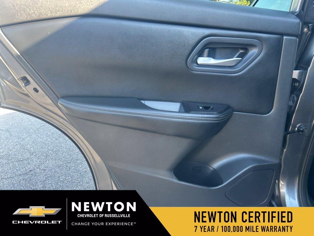 Used 2025 Nissan Rogue SV FWD image 33