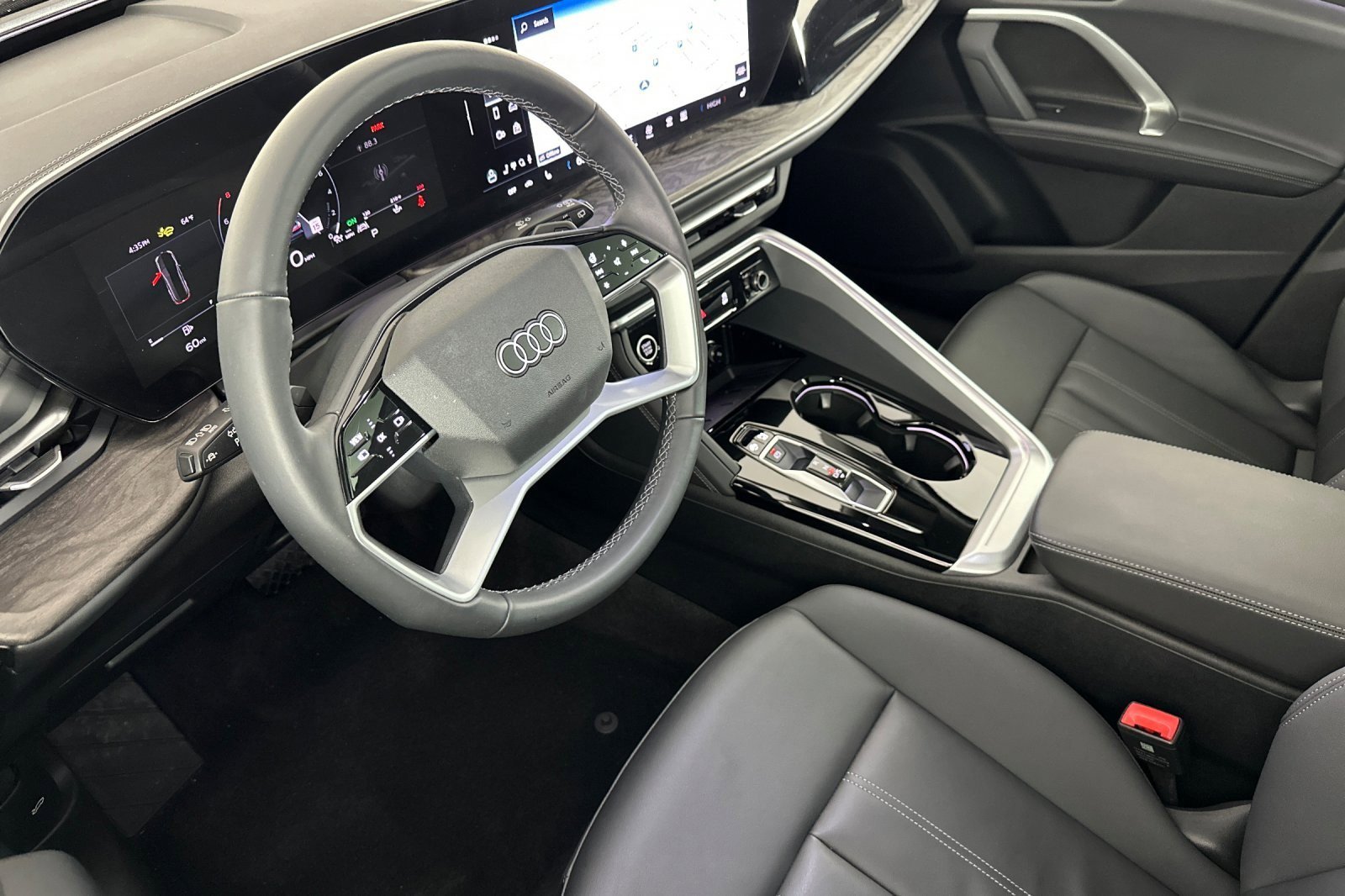 Used 2025 Audi Q5 Premium w/ Convenience Package image 9