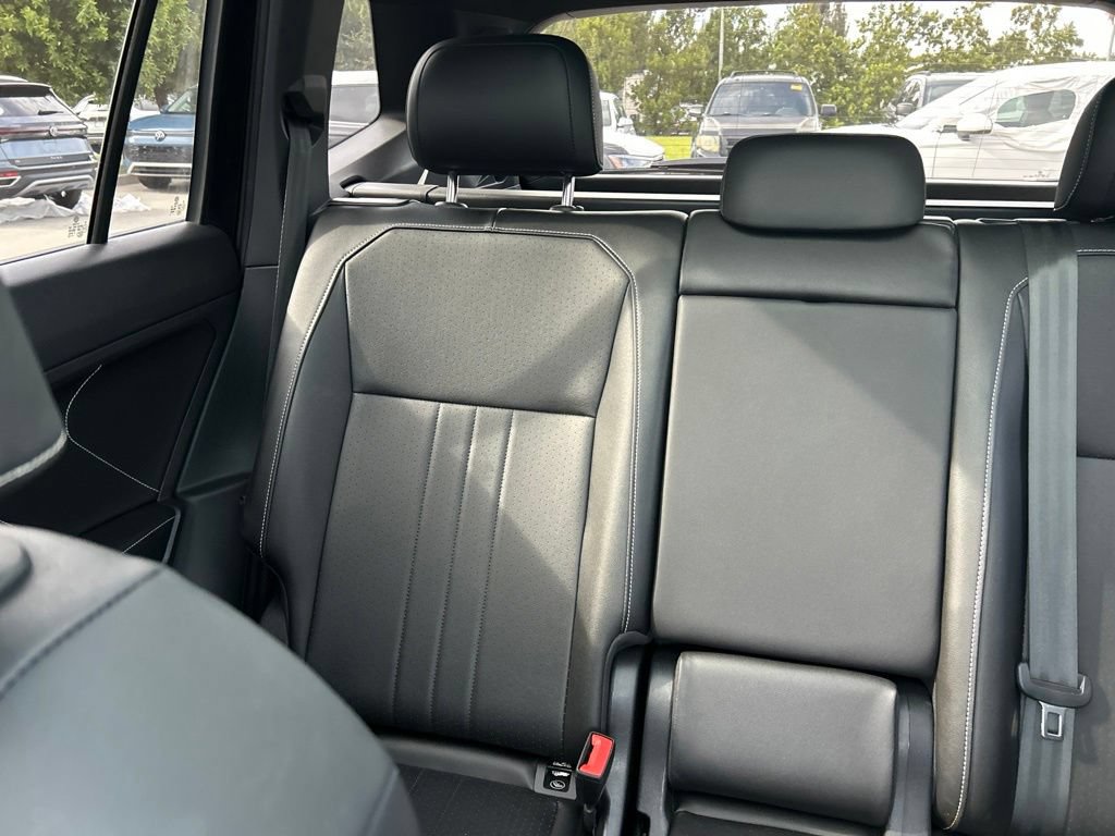 Certified 2023 Volkswagen Tiguan SE R-Line FWD image 12