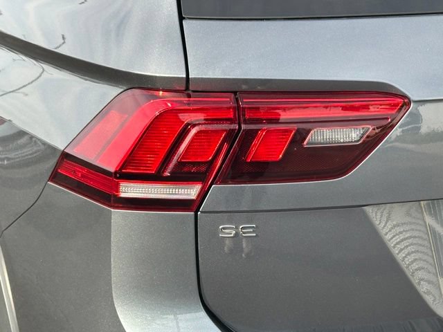 Used 2023 Volkswagen Tiguan SE R-Line AWD/4WD image 12