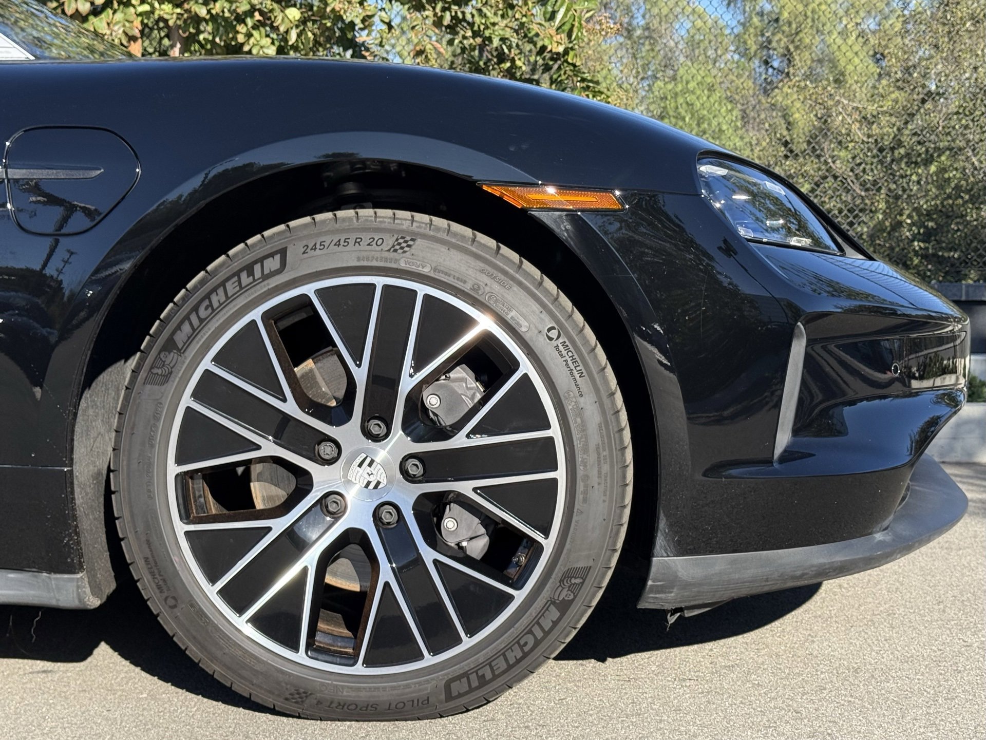 Used 2025 Porsche Taycan image 12