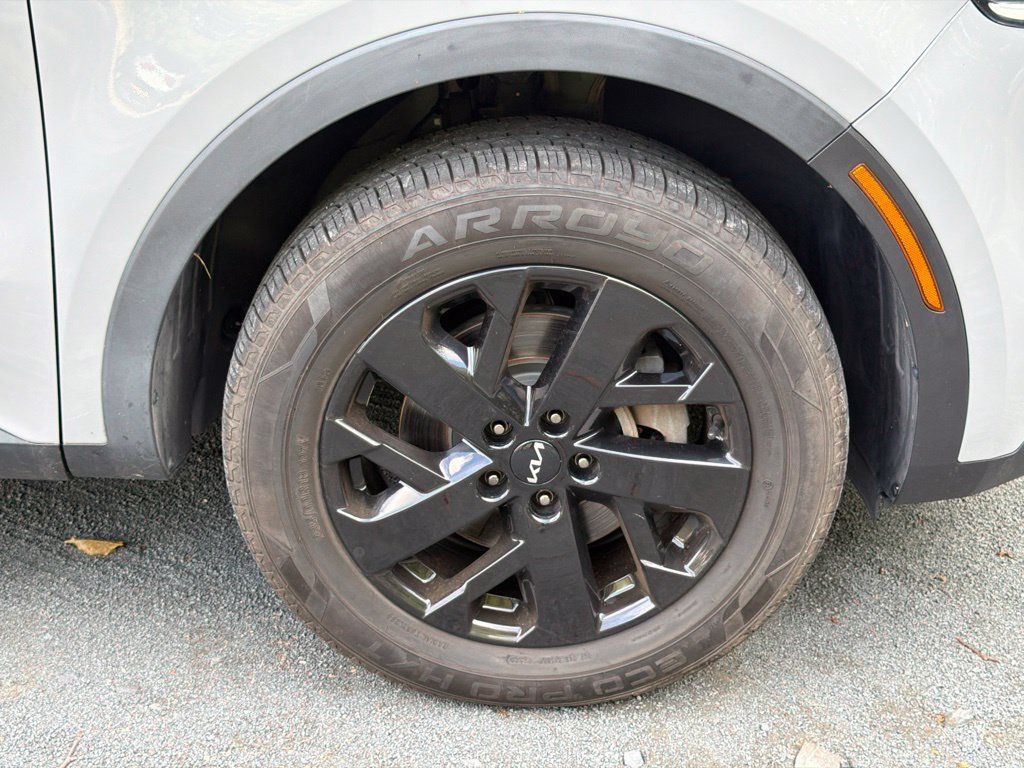 Used 2022 Kia Sorento S w/ Panoramic Sunroof Package AWD/4WD image 8