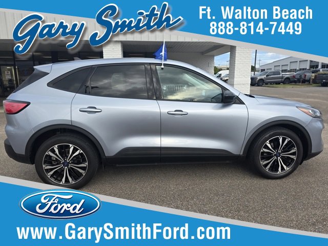Used 2022 Ford Escape SE w/ SE Sport Appearance Package