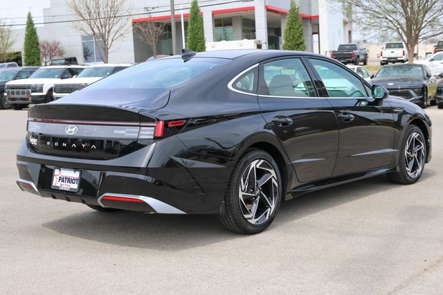 New 2026 Hyundai Sonata SEL FWD image 3
