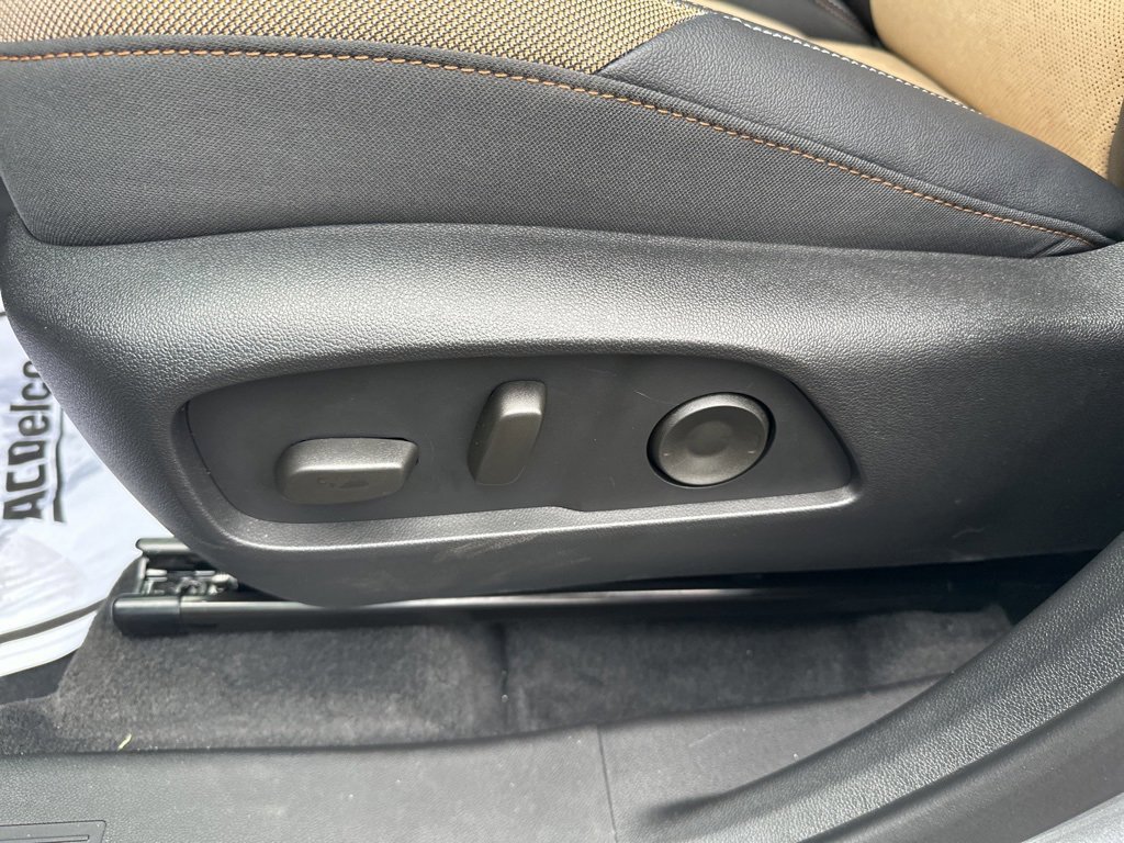 New 2025 Chevrolet Equinox ACTIV w/ Safety and Technology Package image 15