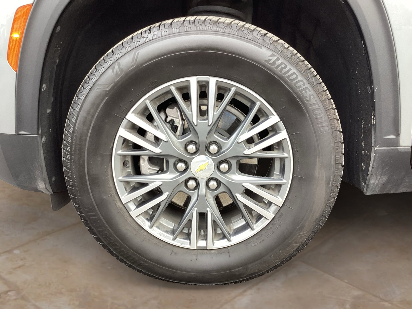 Used 2025 Chevrolet Traverse LT FWD image 36