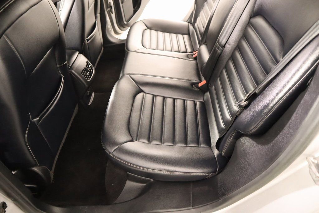 Used 2019 Ford Fusion SEL image 12