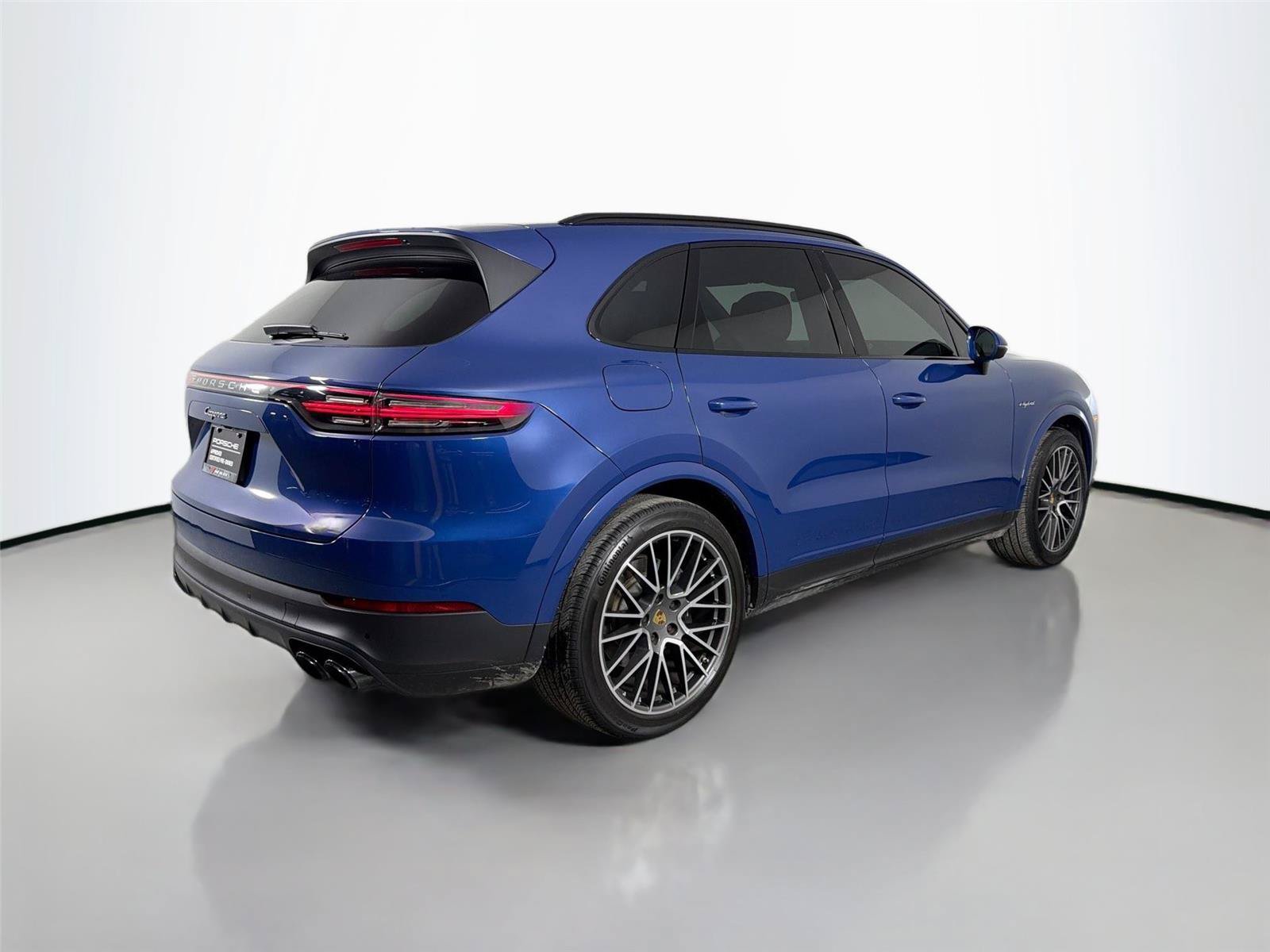 Certified 2022 Porsche Cayenne E-Hybrid AWD/4WD image 7