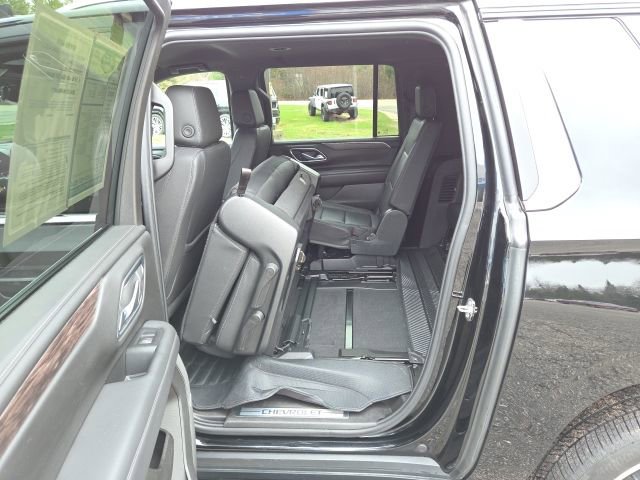 Used 2023 Chevrolet Suburban LT w/ Luxury Package AWD/4WD image 48
