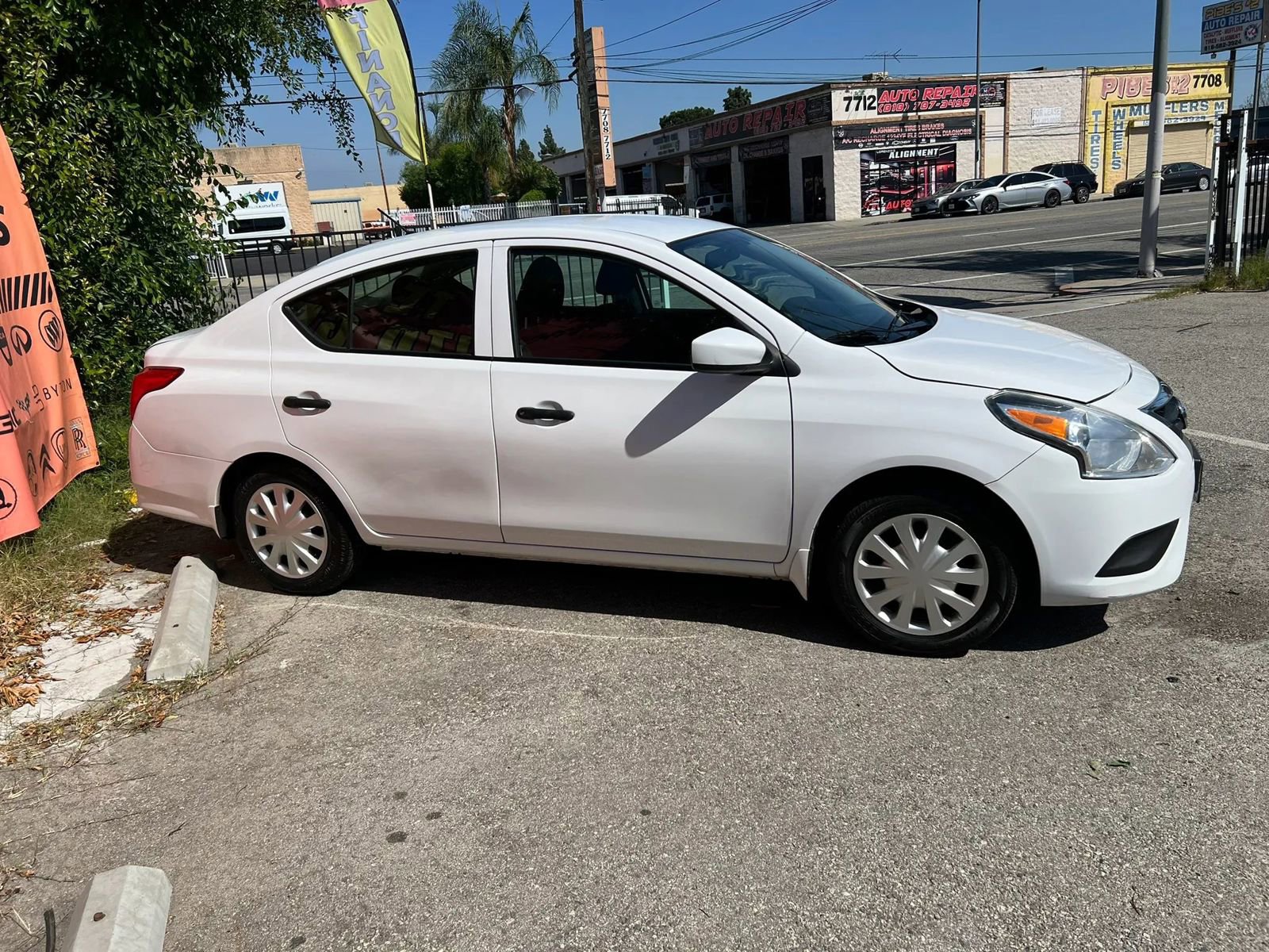 Used 2019 Nissan Versa S FWD image 4