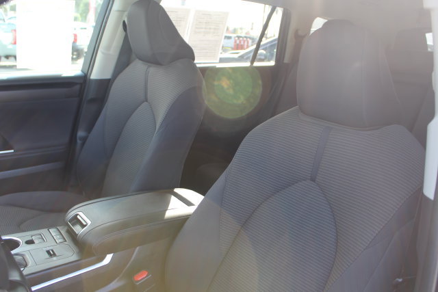 Used 2022 Toyota Highlander LE FWD image 53