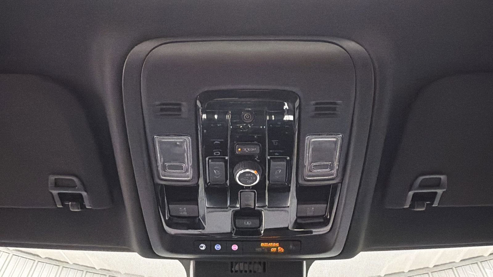 Used 2026 GMC Yukon Denali w/ Sun & Power Step Package AWD/4WD image 32