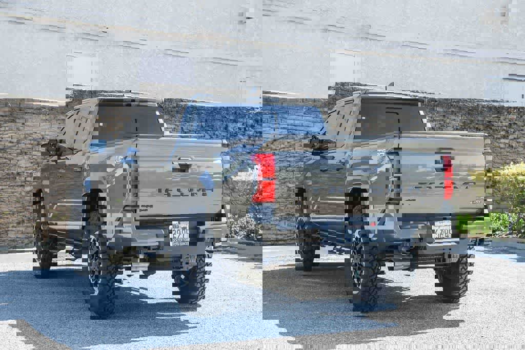 Used 2025 Toyota Tacoma TRD Sport w/ TRD Sport Upgrade Package image 8