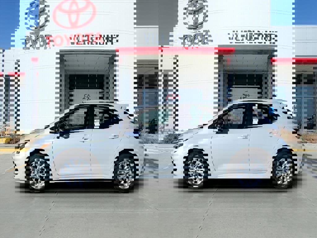 New 2026 Toyota Corolla SE image 2