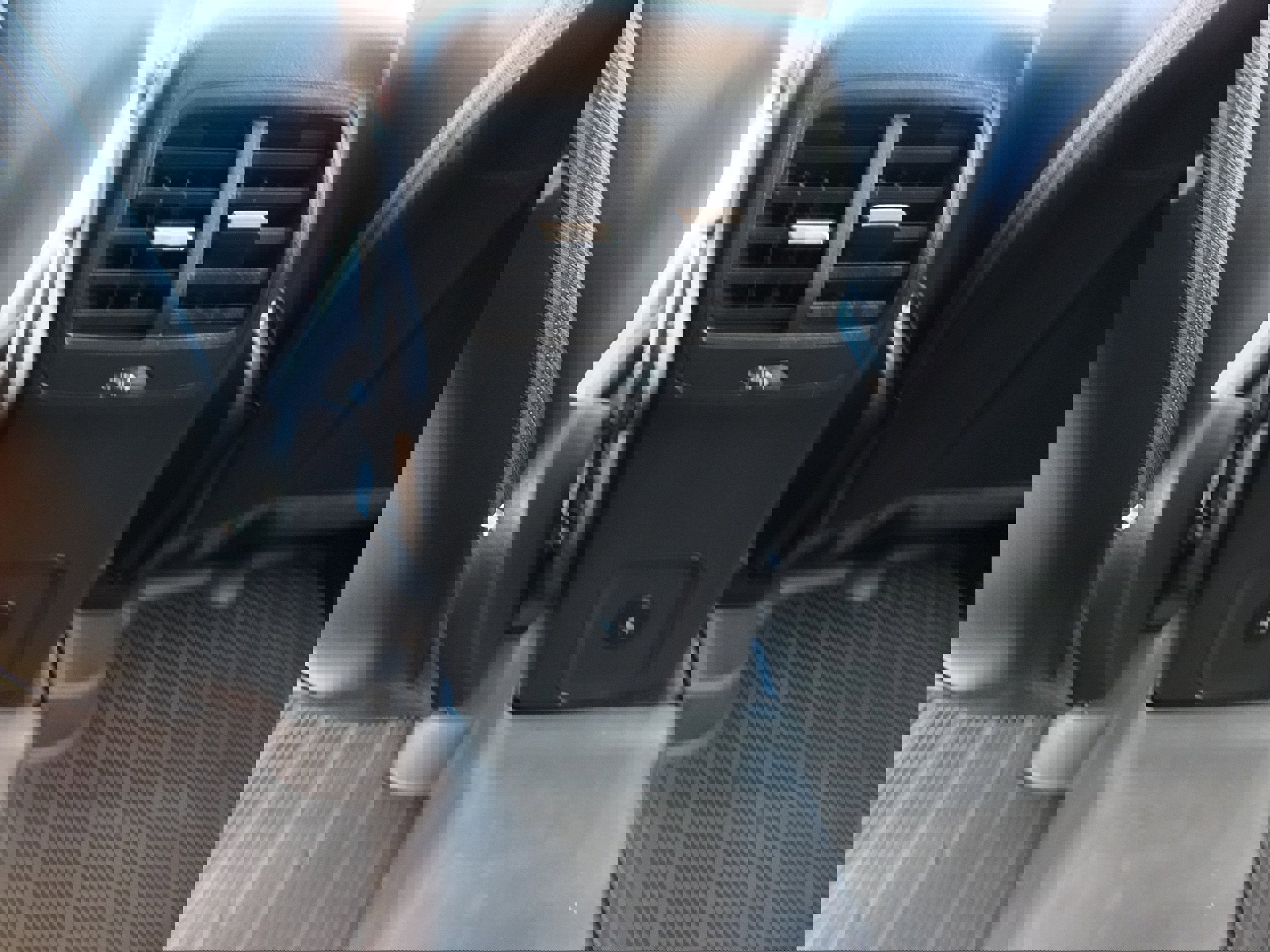 Used 2025 Ford Escape Platinum image 18