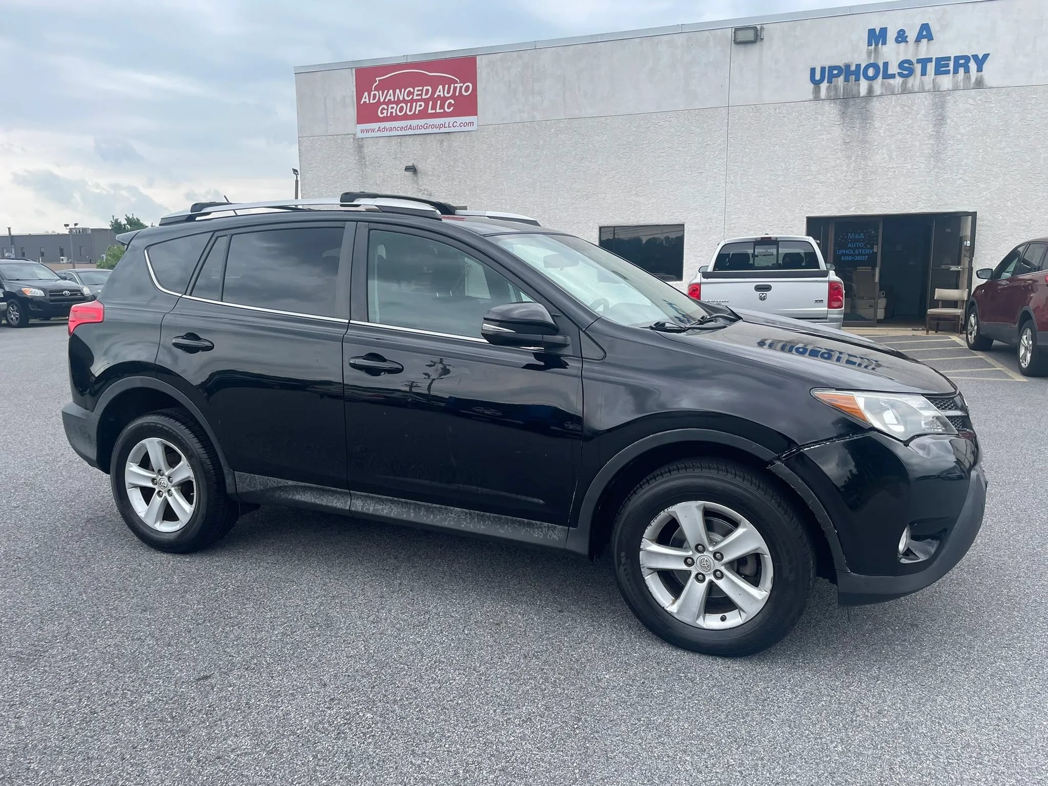 Used 2013 Toyota RAV4 XLE AWD/4WD image 3