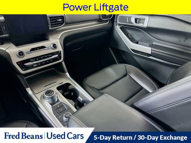 Used 2024 Ford Explorer XLT w/ Equipment Group 202A AWD/4WD image 29