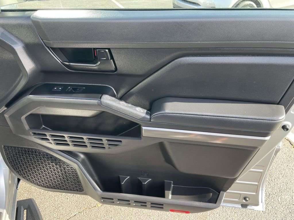 Used 2025 Toyota Tacoma SR5 image 45