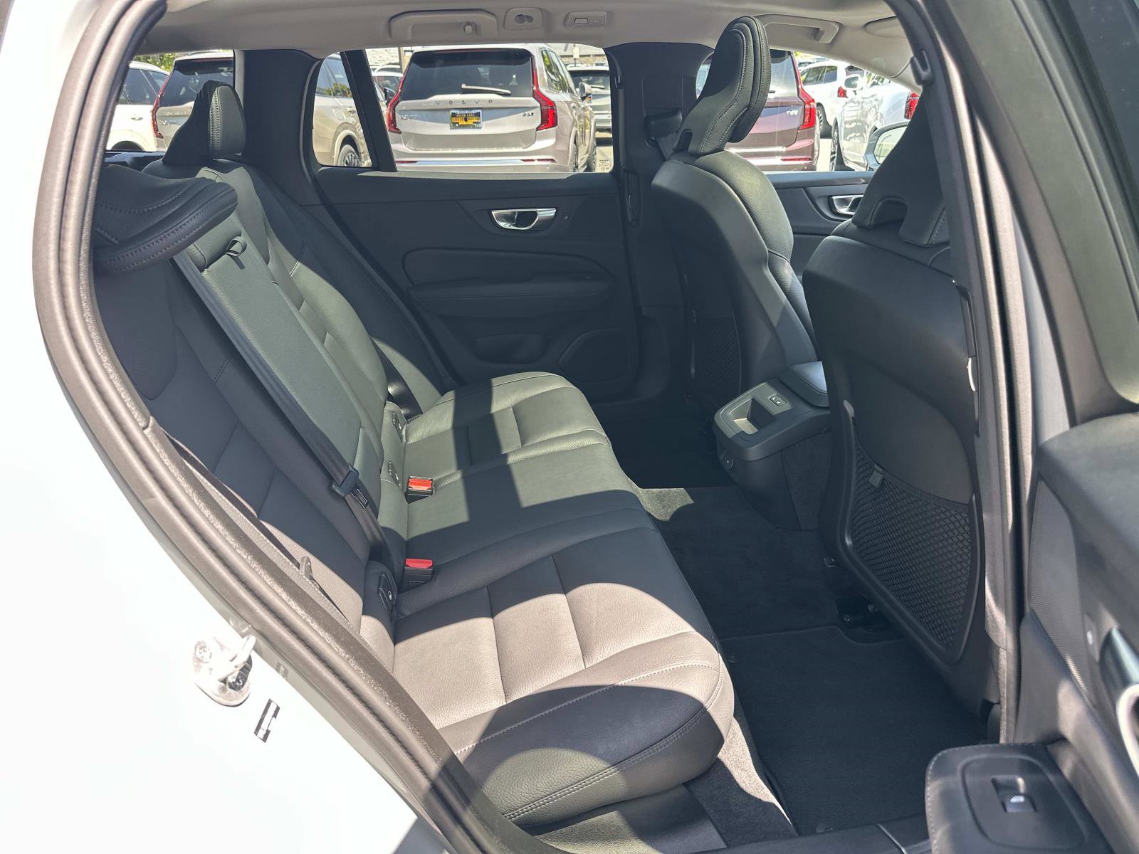 Used 2025 Volvo V60 B5 Cross Country Plus AWD/4WD image 24