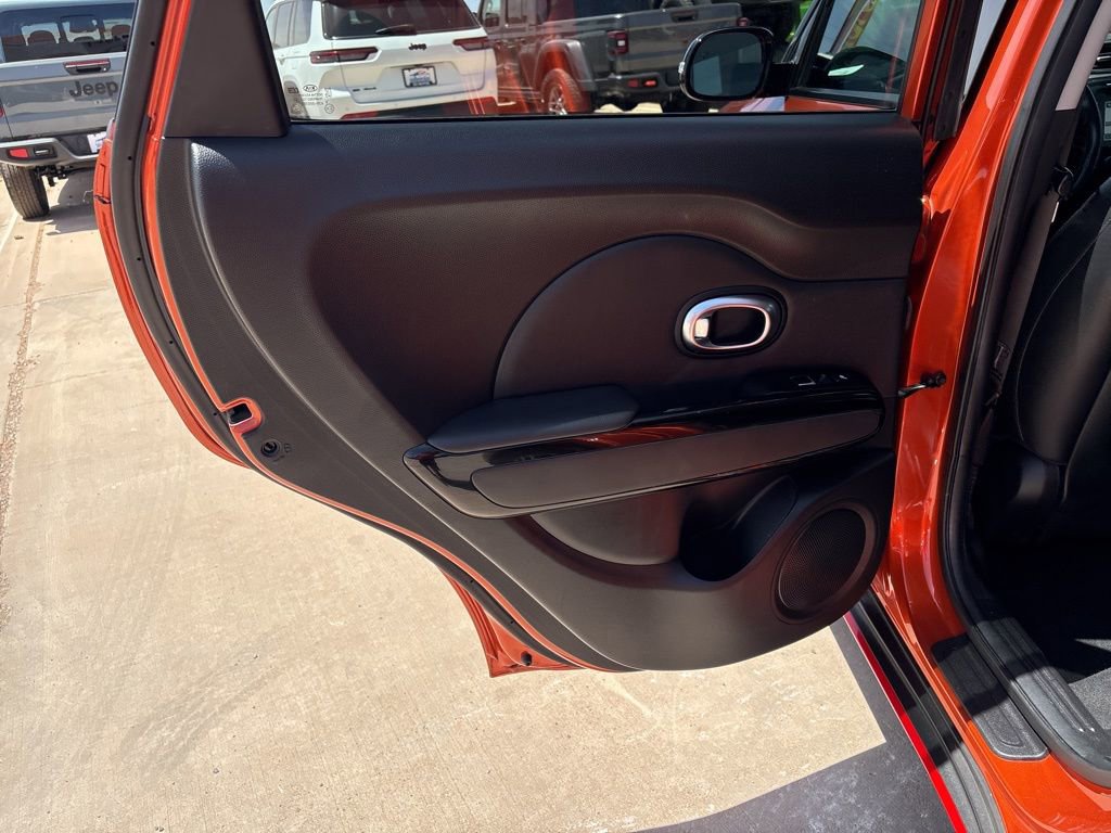 Used 2018 Kia Soul ! w/ Tech Package FWD image 14